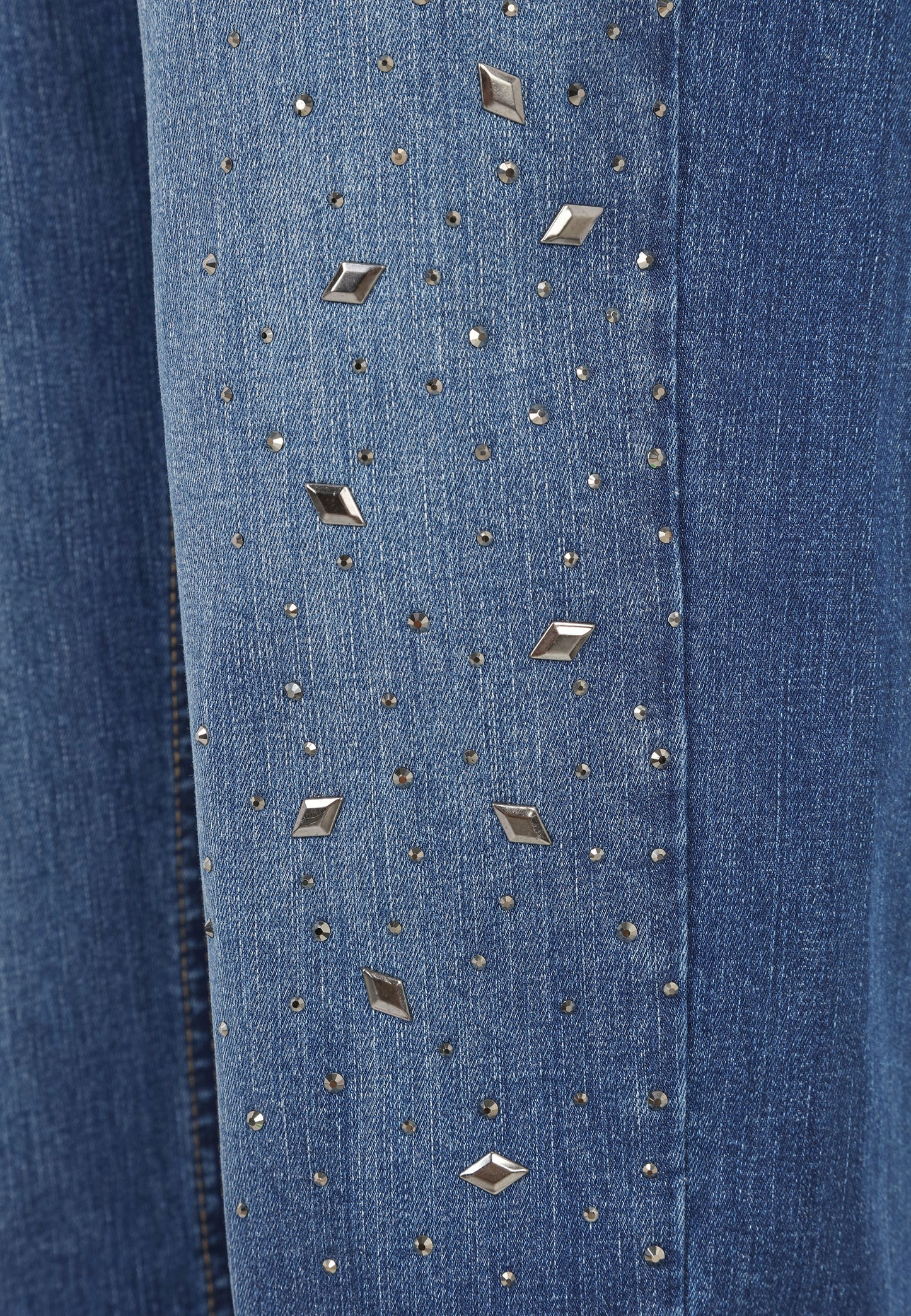 5-pocket Jeans Hose mit Metall-Plättchen