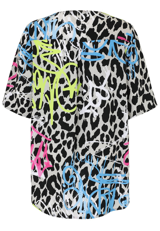 Schlupfbluse mit Leo-Muster und Halbarm