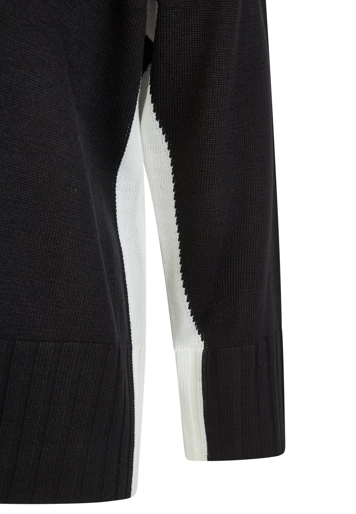 Strick-Pullover in Schwarz-Weiß
