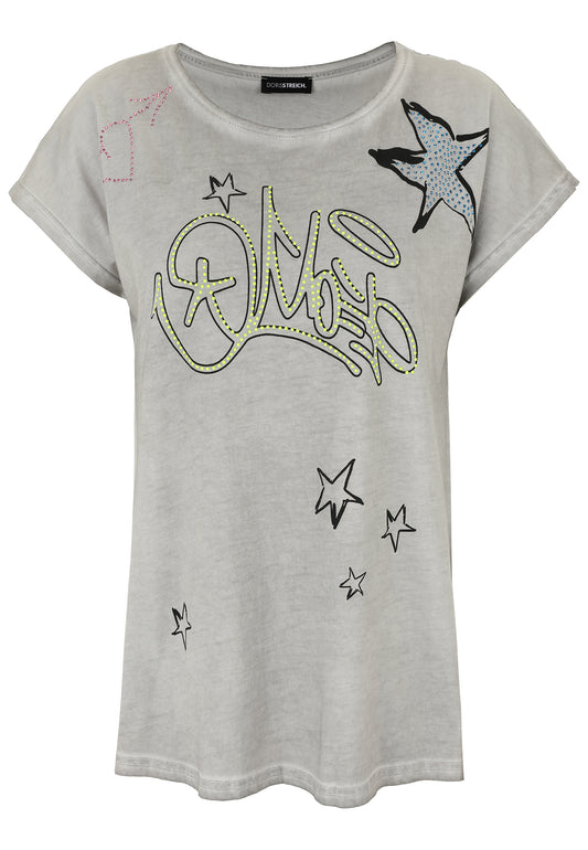 T-Shirt in lässiger Waschung mit Graffiti-Motiv und Plättchen