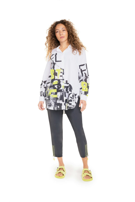 Hemdbluse mit Buchstabenprint