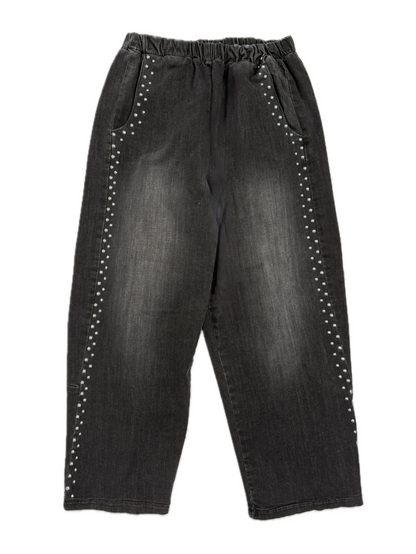 Jeans mit Nieten