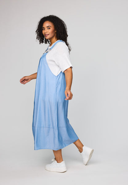 Latzkleid